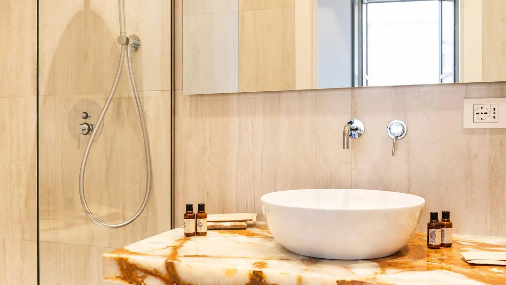Apartment Palazzo Raggi Luxury Accomodation Rome