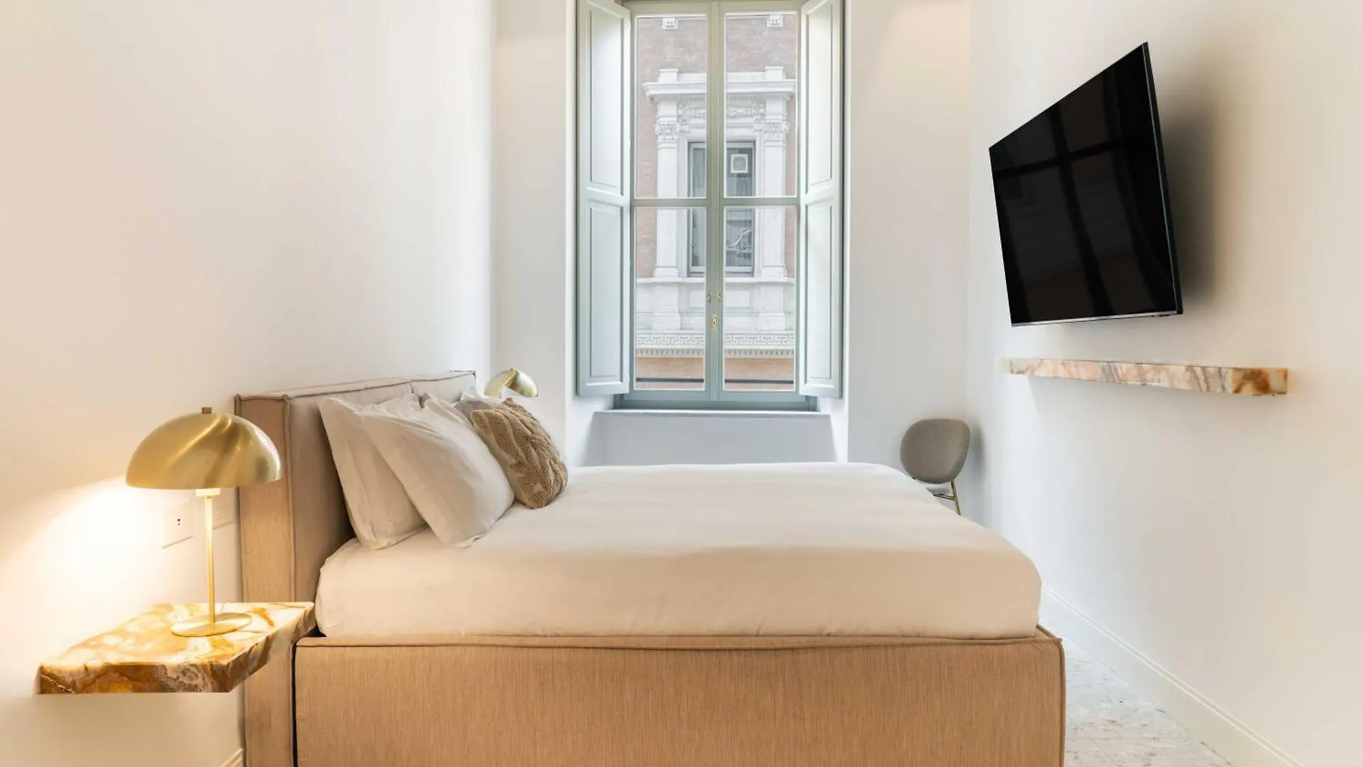 Palazzo Raggi Luxury Accomodation Rome Apartment