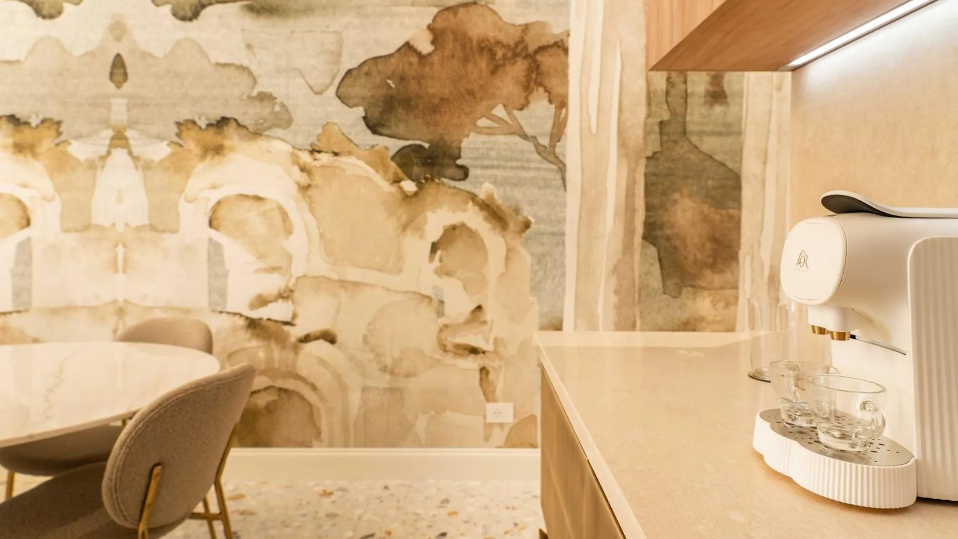 Palazzo Raggi Luxury Accomodation Rome