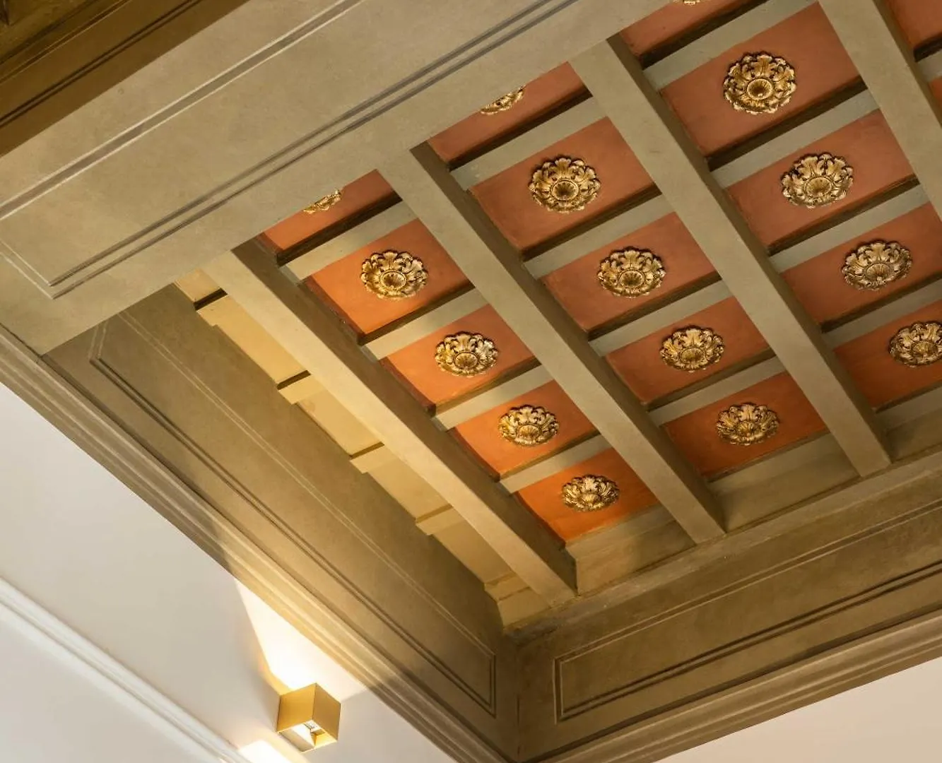 Palazzo Raggi Luxury Accomodation Rome