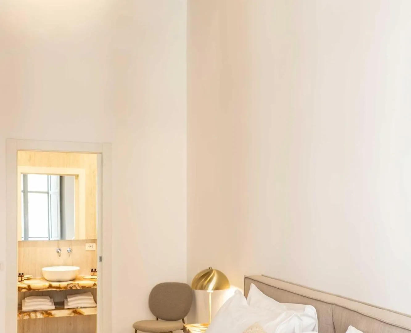 Palazzo Raggi Luxury Accomodation Roma 0*,  Italia